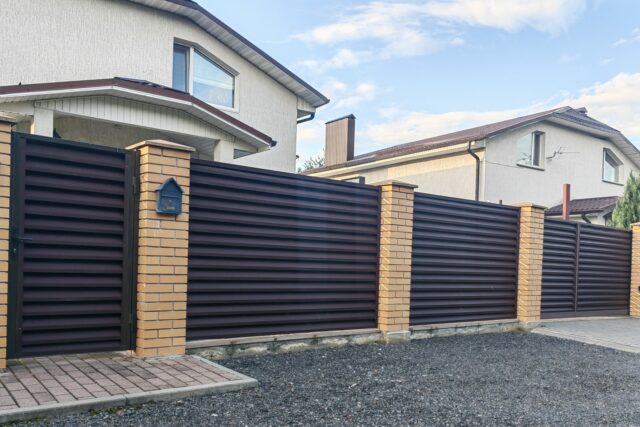 Installed automatic gate and metal fence project