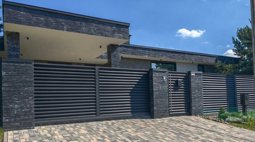 ATLAS Cantilever Driveway Gate – 12–30 ft Width