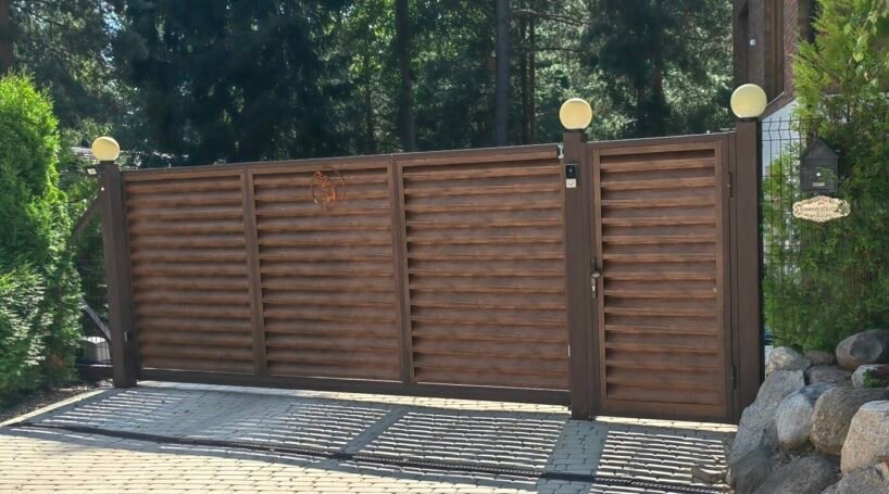 ATLAS Cantilever Driveway Gate – 12–30 ft Width
