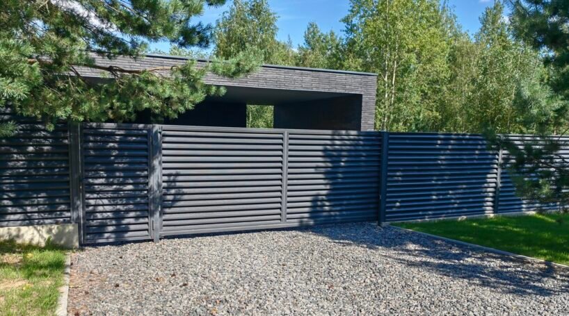 ATLAS Cantilever Driveway Gate – 12–30 ft Width