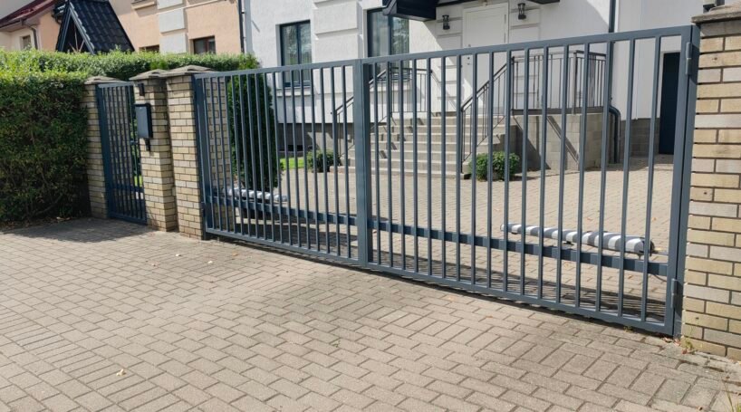 Automatic Sliding Driveway Gates – IRON – 12-30 ft Width