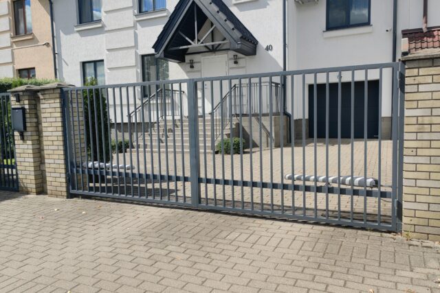 Automated Dual/Single Swing Driveway Gates — IRON style — 10-36 ft Width Automated Dual/Single Swing Driveway Gates — IRON style — 10-36 ft Width