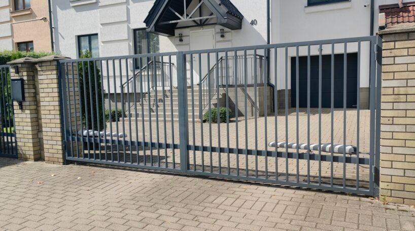 Automatic Sliding Driveway Gates – IRON – 12-30 ft Width