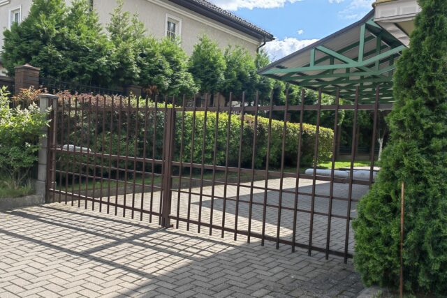 Automated Dual/Single Swing Driveway Gates — IRON style — 10-36 ft Width Automated Dual/Single Swing Driveway Gates — IRON style — 10-36 ft Width