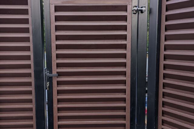 Installed automatic gate and metal fence project