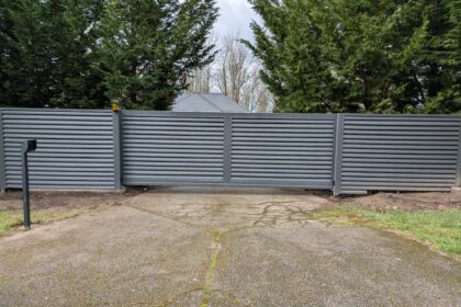 ATLAS Style Cantilever gate, Keypad, Gate Lighting. ATLAS Style Cantilever gate, Keypad, Gate Lighting.